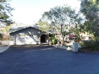 267 Lavender Ln, Vista, CA 92083-8013