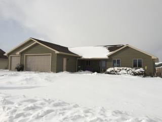 426 Wooden Shoe Cir, Kaukauna, WI 54130-8703