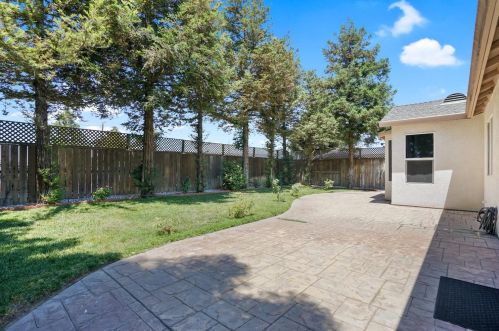 3213 Dewar Ln, Turlock CA  95382-9672 exterior