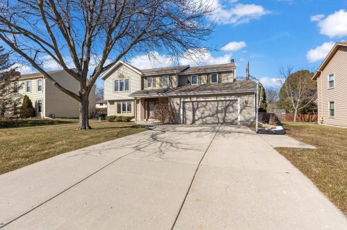 12690 Cold Spring Rd, Waukesha, WI 53151-6942