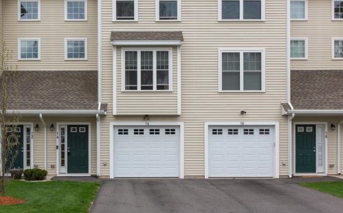 14 Bennett St, Nashua NH  03060-2052 exterior