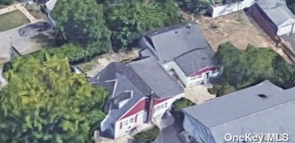 160 Great Neck Rd, Copiague, NY 11726-3802