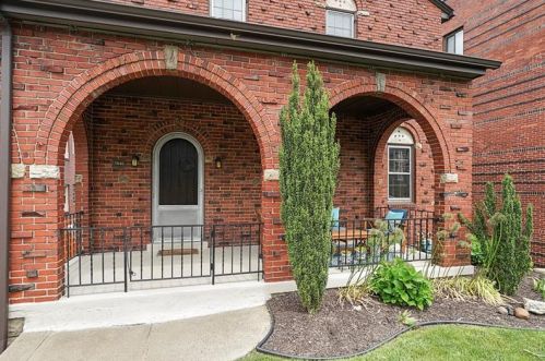 3846 Brownsville Rd, Pittsburgh, PA 15227-3565