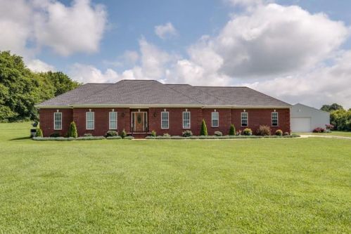 3265 Hickman Ln, Columbia, TN 38401-8544