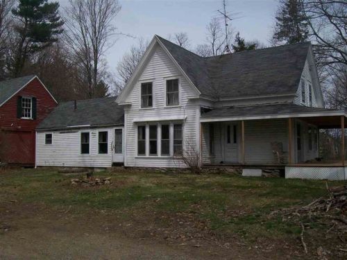 72 Main St, Newton, NH 03858-3113