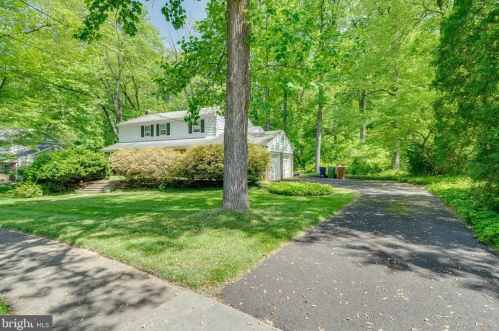 3237 Bruce Dr, Dresher, PA 19025-1637