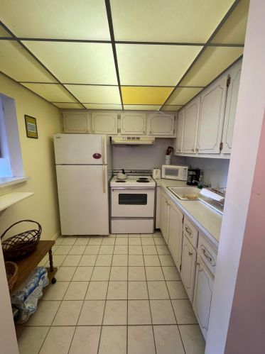 229 Camden J, West Palm Beach, FL 33417-2032