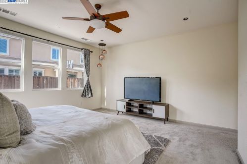 70 Thunder Bay Ct, West Pittsburg CA  94565-7924 exterior