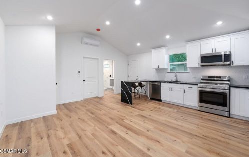 14363 Collins St, Van Nuys CA 91316-1030 exterior