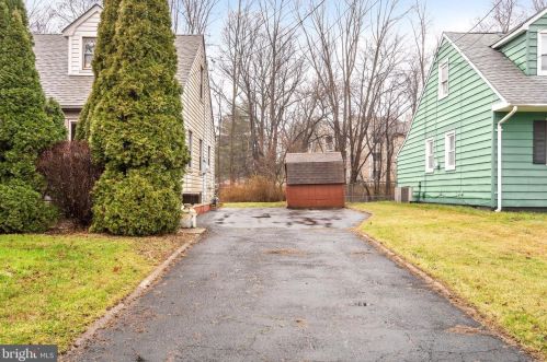 310 Wynnewood Rd, Trenton NJ  08628-3226 exterior