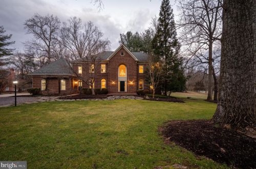 281 Golden Woods Ct, Great Falls VA  22066-4152 exterior