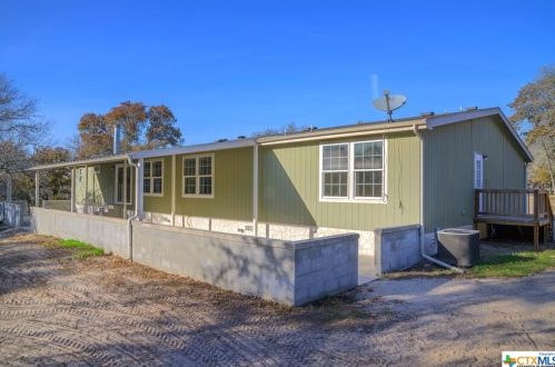 714 Cherry Rdg, Floresville, TX 78114-4215