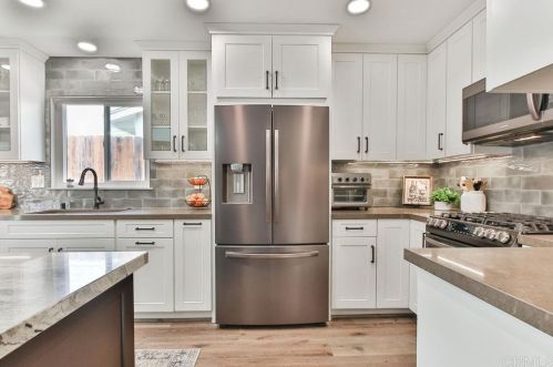 6352 Lake Dora Ave, San Diego CA 92119-3128 exterior