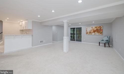 6251 Garretson St, Springfield VA  22015-3521 exterior