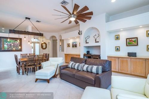 5135 Ventura Dr, Delray Beach, FL 33484-8383