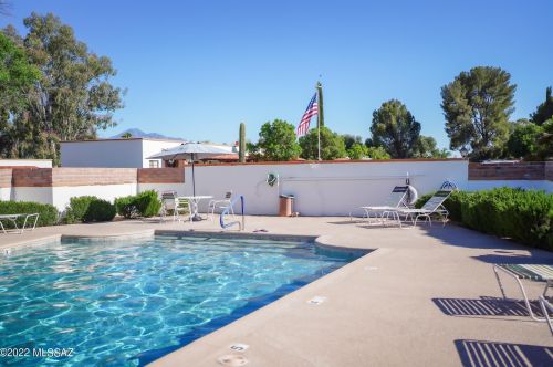 345 La Canada Dr, Green Valley AZ  85614-2575 exterior