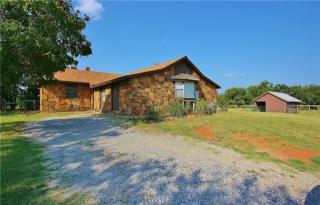 11501 Whispering Hollow Ln, Mustang OK  73064-9556 exterior