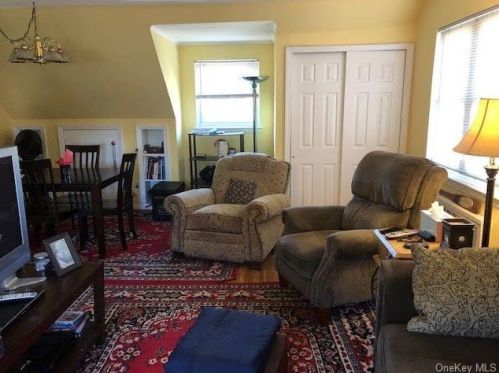 257 Bixley Heath, Lynbrook NY  11563-2918 exterior