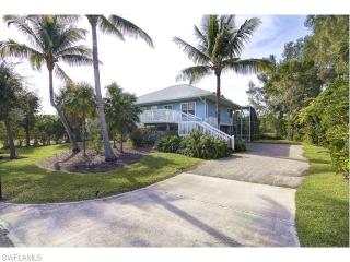 693 Emeril Ct, Sanibel, FL 33957-5316