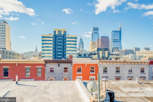 1503 Green St, Philadelphia PA  19130-4040 exterior