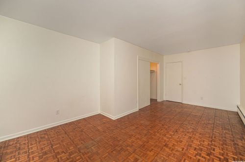 3 Hunter Ave, Miller Place NY  11764-2715 exterior