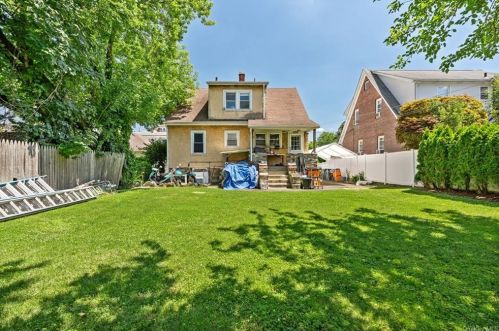 8 Fairview Pl, Rye Brook NY  10573-4822 exterior