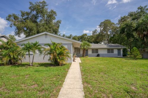 479 30th Ave, Saint Petersburg, FL 33704-2118