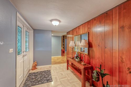 7440 Twin Sabal Dr, Hialeah FL  33014-2529 exterior