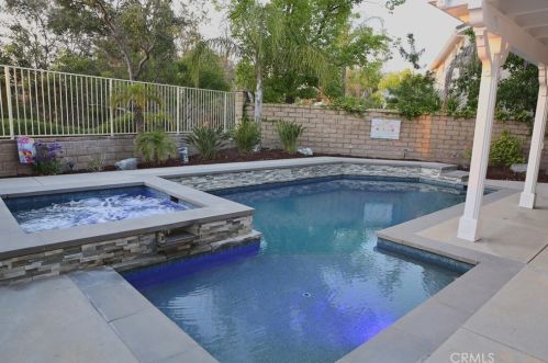 23661 Clearidge Dr, Santa Clarita, CA 91354-1628