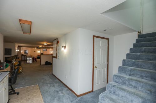 6850 Castlewood Dr, Carroll OH  43112-9786 exterior