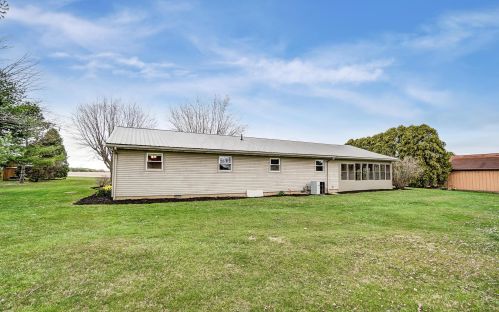 5174 Washington Waterloo Rd, Washington Ch OH  43160-8719 exterior