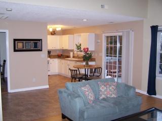 11 Marsh Landing Ct, Durham NC  27703-6717 exterior