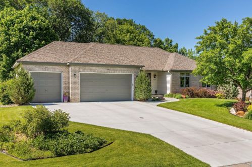 1413 Pheasant Hills Dr, Lino Lakes, MN 55038-9607