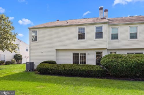 51 Portsmouth Ct, Southampton PA 18966-2620 exterior