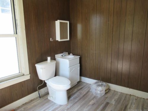 68 Raymond St, United States Coast Guard Ac CT  06320-3816 exterior