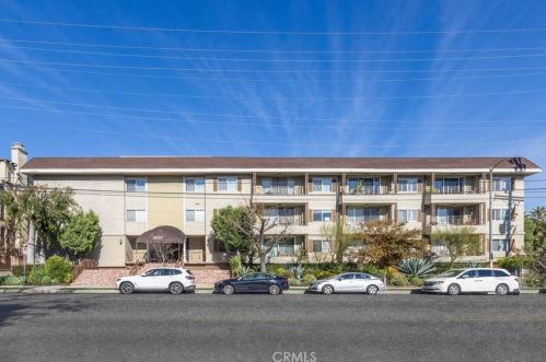 10707 Camarillo St, North Hollywood CA  91602-1402 exterior