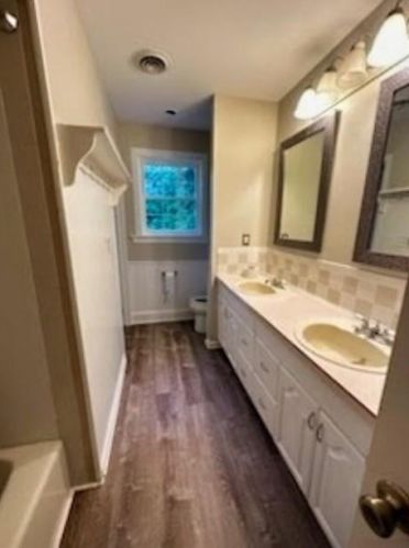 1611 Susan Cir, Easton PA  18040-8412 exterior