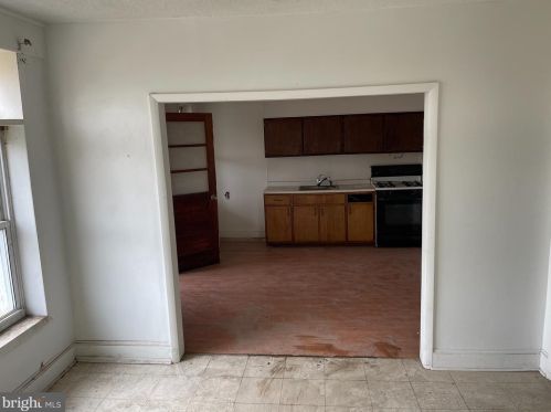 701 9 St, Camden NJ  08102-1721 exterior