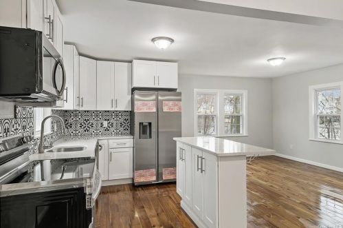 77 Chatsworth Pl, New Rochelle NY  10801-1321 exterior