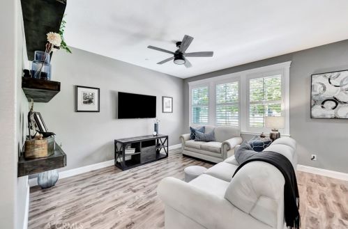 27319 Cedar Pl, Santa Clarita, CA 91354-1859