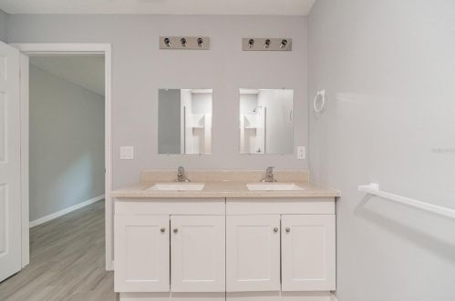 561 Live Oak Ave, Daytona Beach FL  32114-4846 exterior