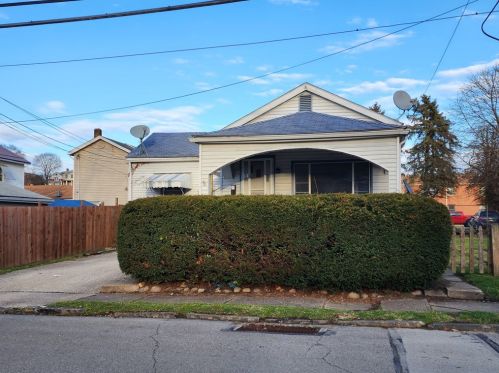 1327 4th Ave, New Brighton, PA 15066-2113