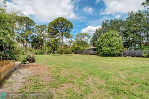 16217 93rd Rd, Town Of Loxahatchee Groves FL  33470-5177 exterior