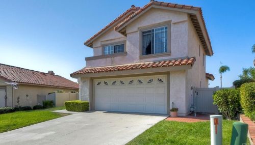 1555 Madrid Dr, Vista, CA 92081-5009