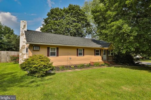1360 Mine Lane Rd, Easton, PA 18045-5656