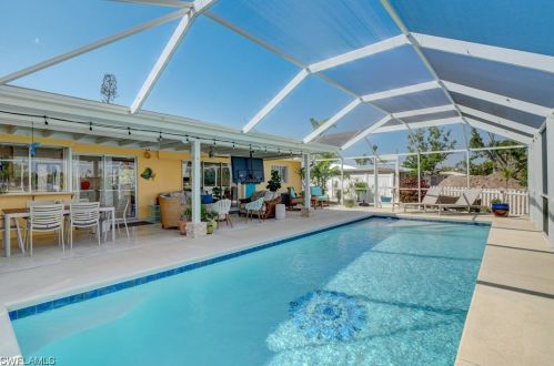 2835 16th Pl, Cape Coral, FL 33904-4002
