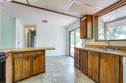 6901 Johnston Rd, Pleasanton CA  94588-9460 exterior