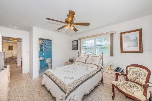 781 58th Ave, Saint Petersburg FL  33703-1601 exterior