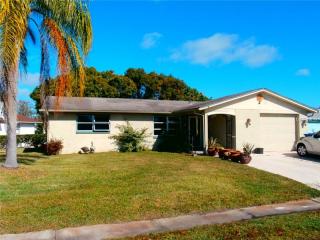 1930 Coolidge Rd, Tarpon Springs, FL 34691-3643