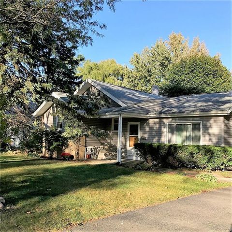91 Baker St, Webster, NY 14580-3201